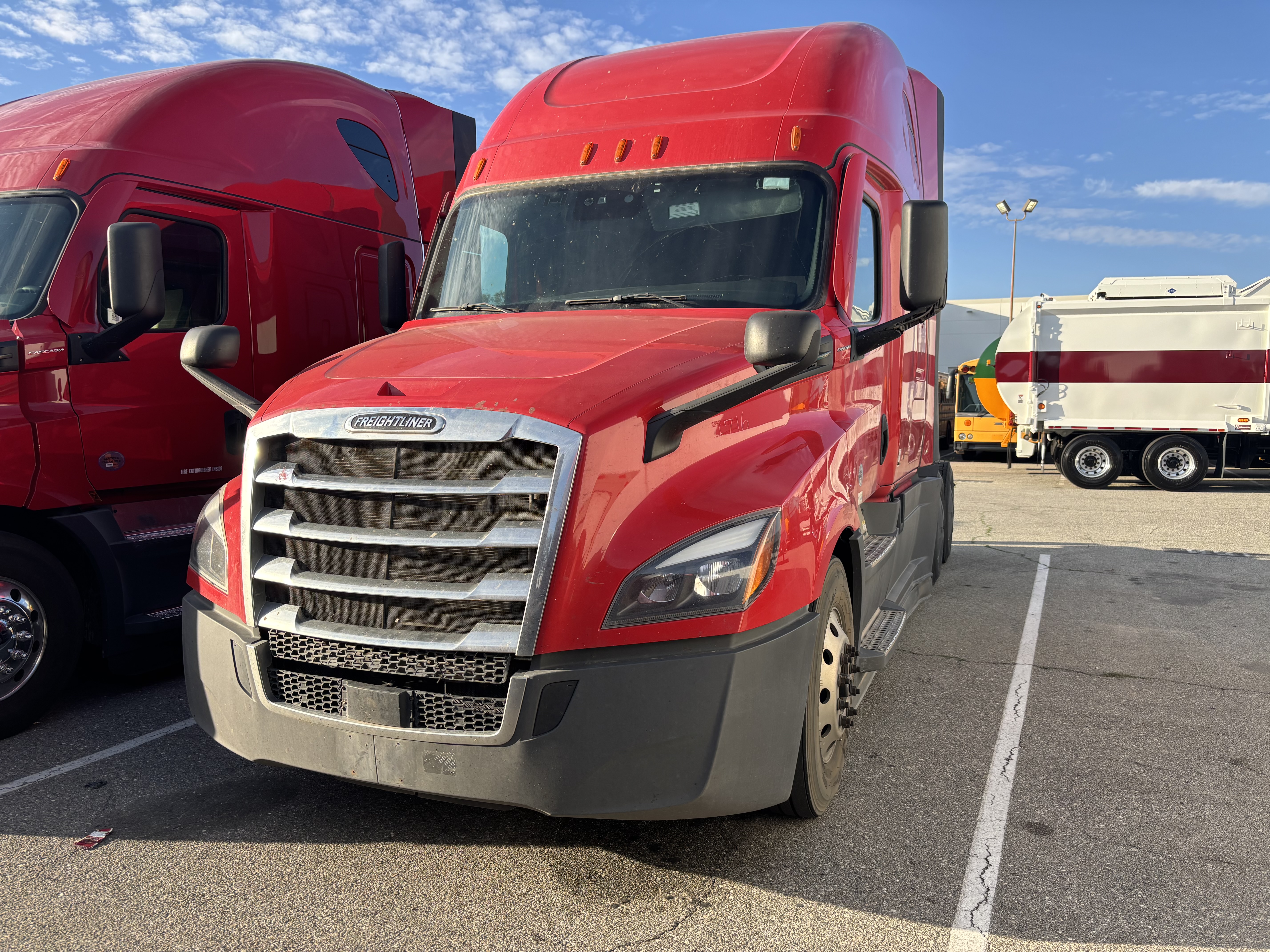 2021 FREIGHTLINER CASCADIA 126SLP - image 1