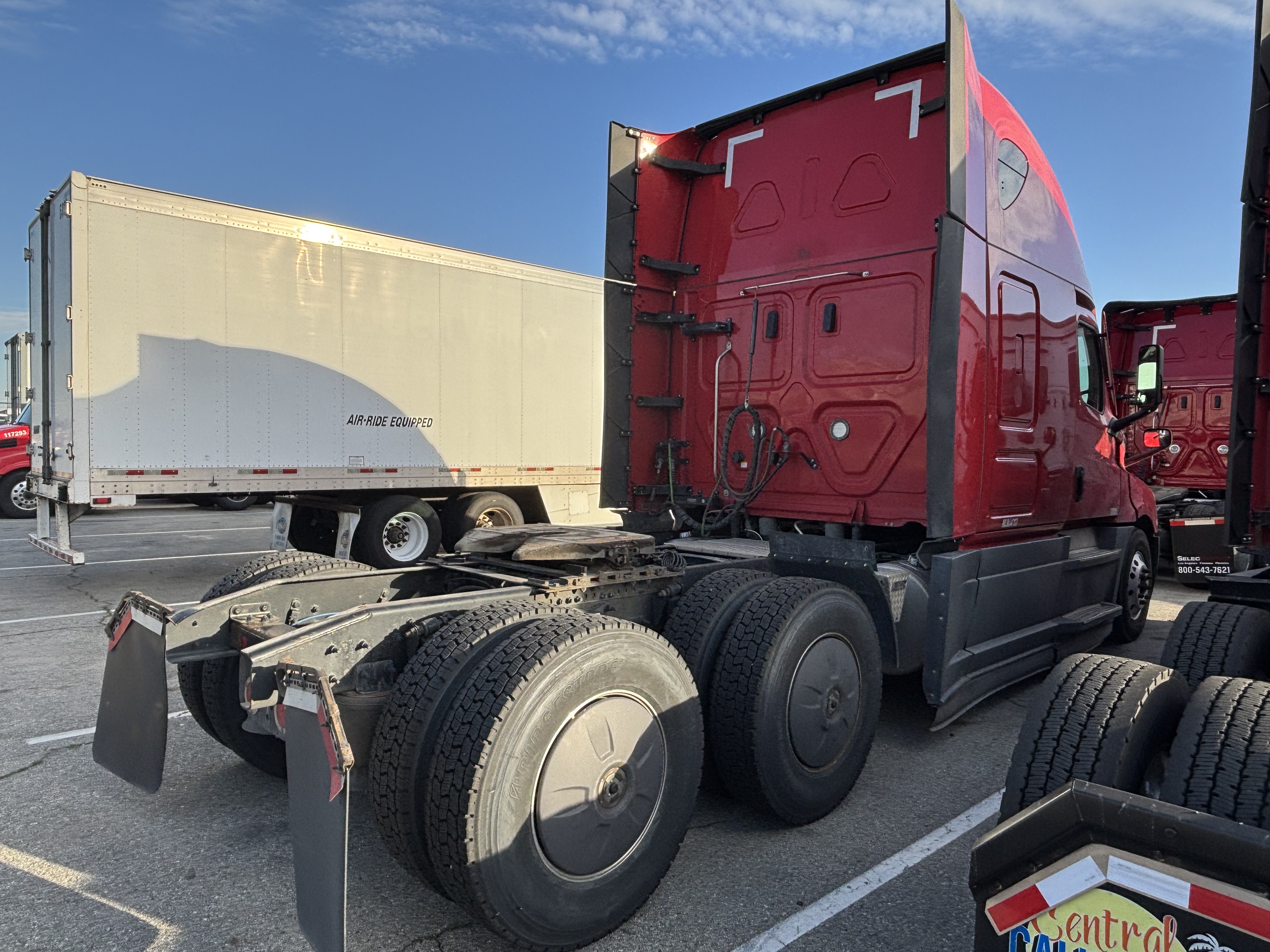 2021 FREIGHTLINER CASCADIA 126SLP - image 4