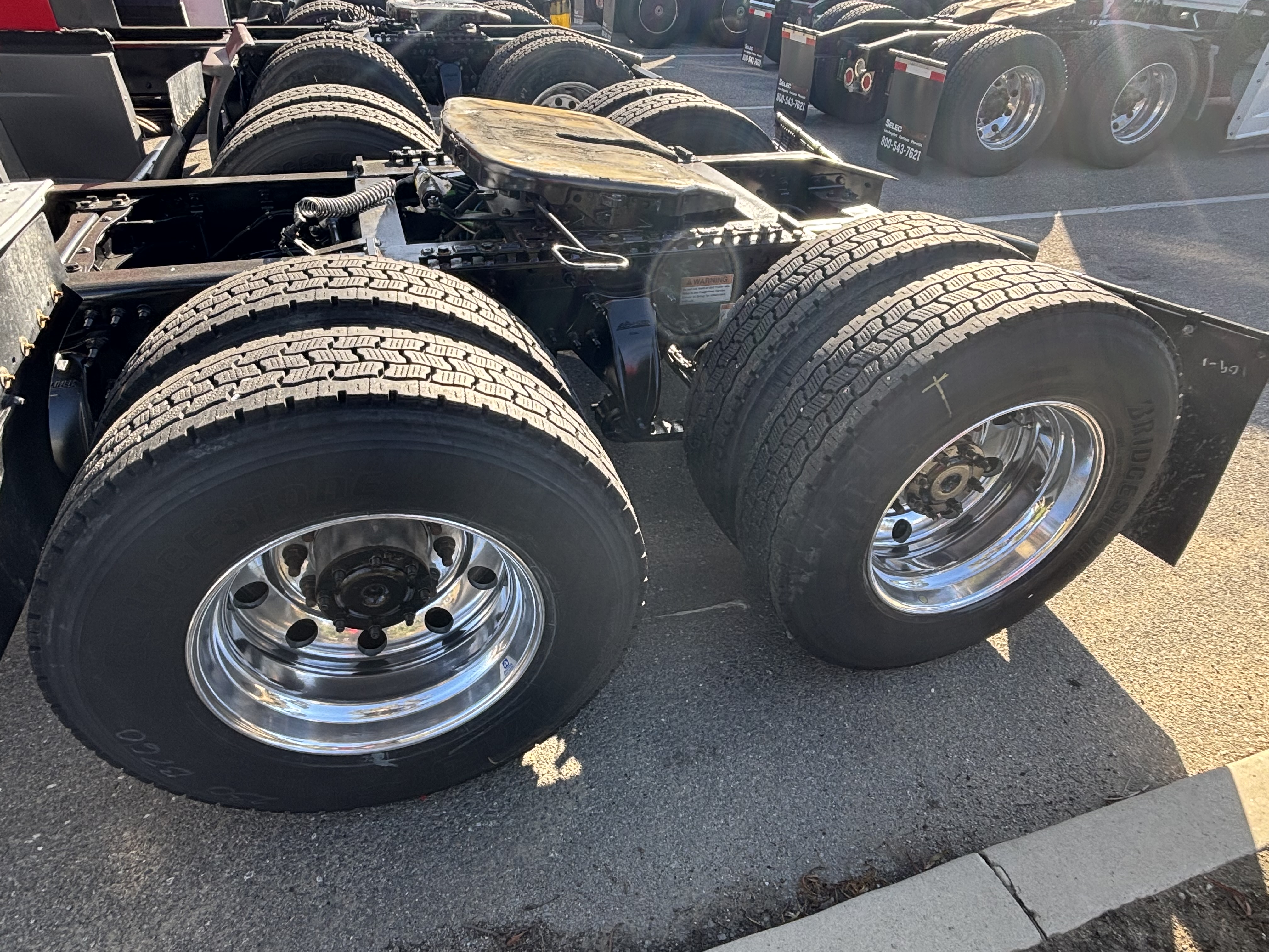 2023 FREIGHTLINER CASCADIA 126SLP - image 2