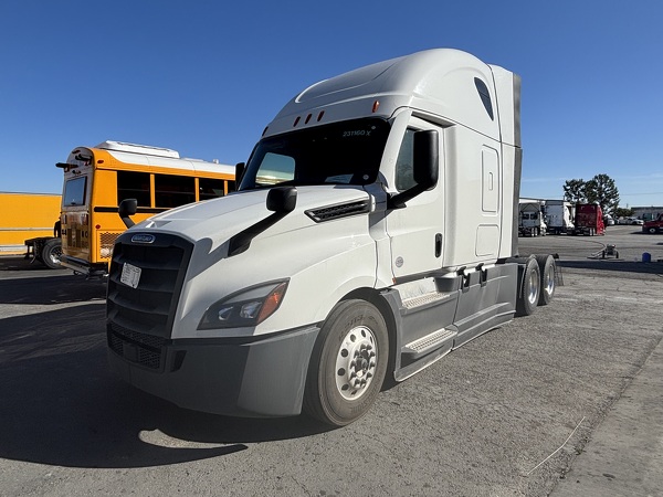 FREIGHTLINER CASCADIA 126SLP 2023