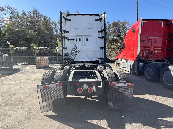 FREIGHTLINER CASCADIA 126SLP 2023