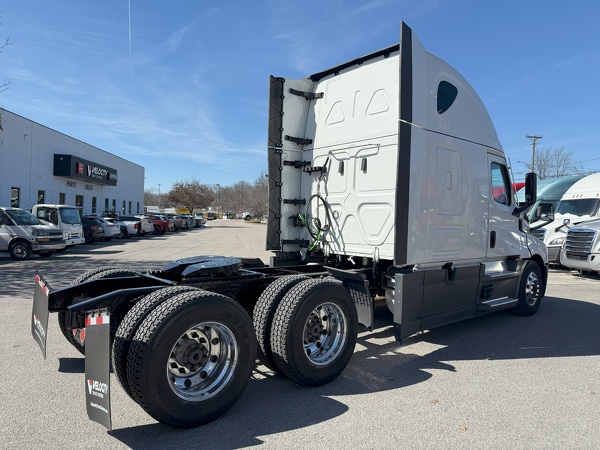 FREIGHTLINER CASCADIA 126SLP 2023