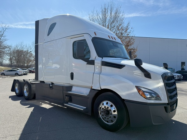 FREIGHTLINER CASCADIA 126SLP 2023