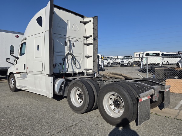 FREIGHTLINER CASCADIA 126SLP 2023