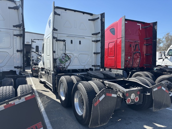 FREIGHTLINER CASCADIA 126SLP 2023