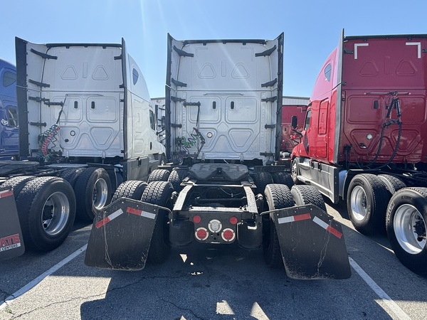 FREIGHTLINER CASCADIA 126SLP 2023