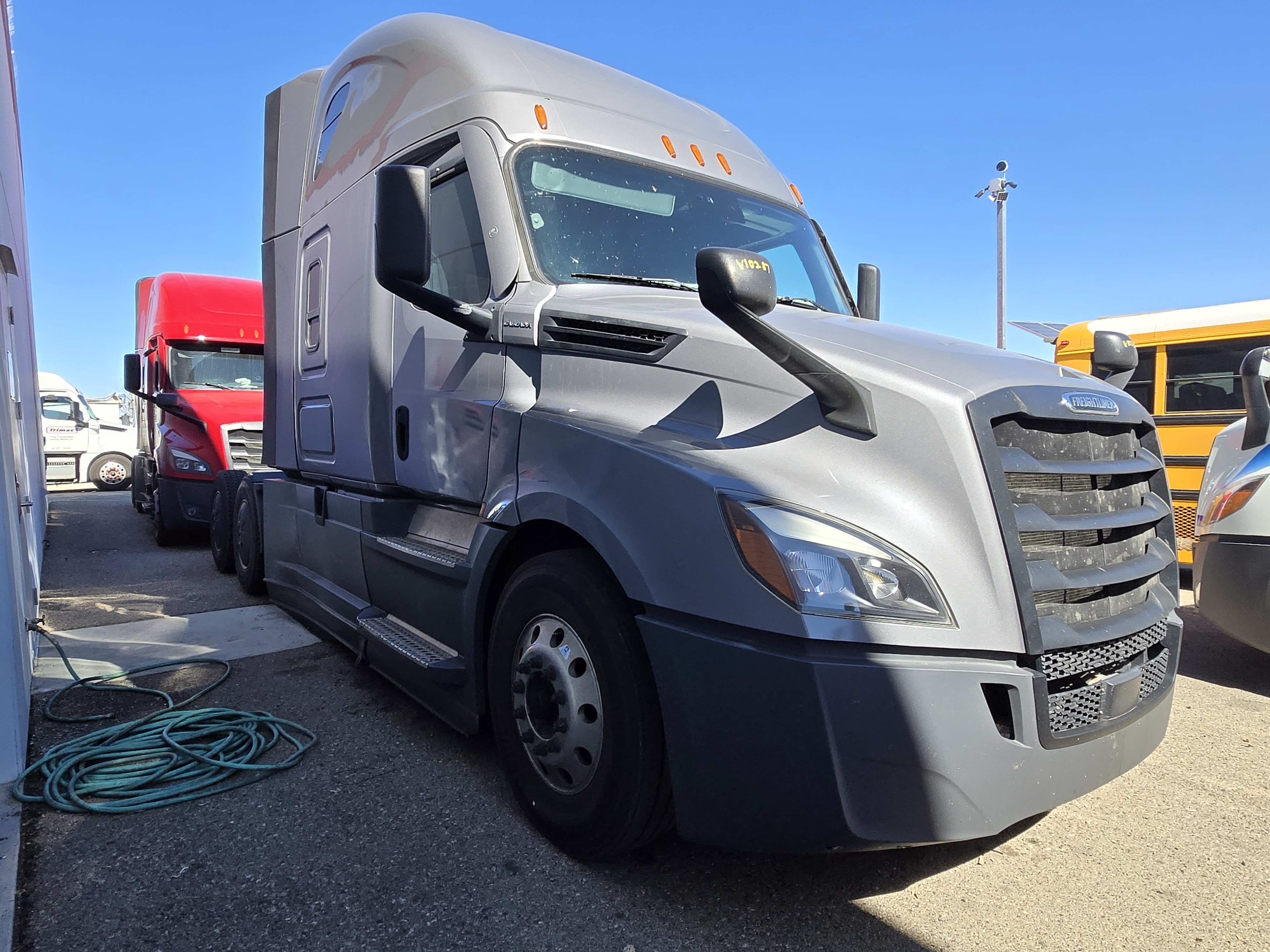2021 FREIGHTLINER CASCADIA 126SLP - image 4