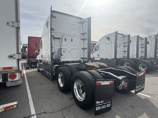 FREIGHTLINER CASCADIA 126SLP 2023