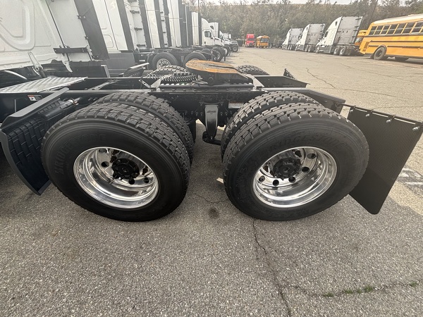 FREIGHTLINER CASCADIA 126SLP 2023