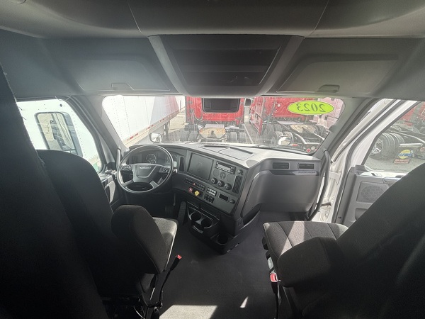 FREIGHTLINER CASCADIA 126SLP 2023