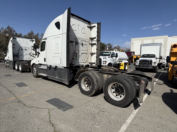 FREIGHTLINER CASCADIA 126SLP 2023