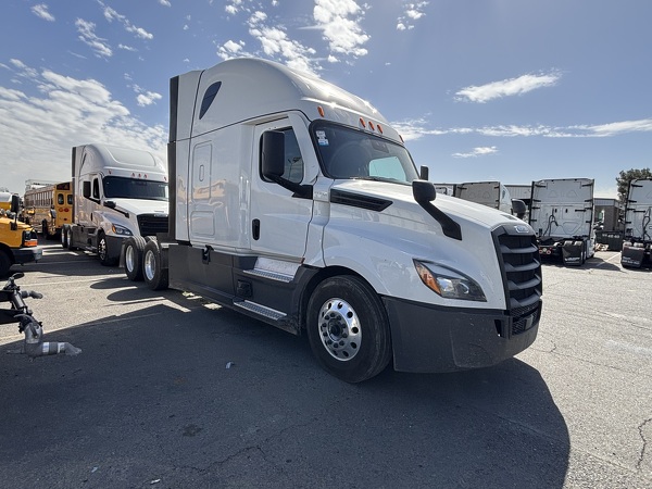 FREIGHTLINER CASCADIA 126SLP 2023