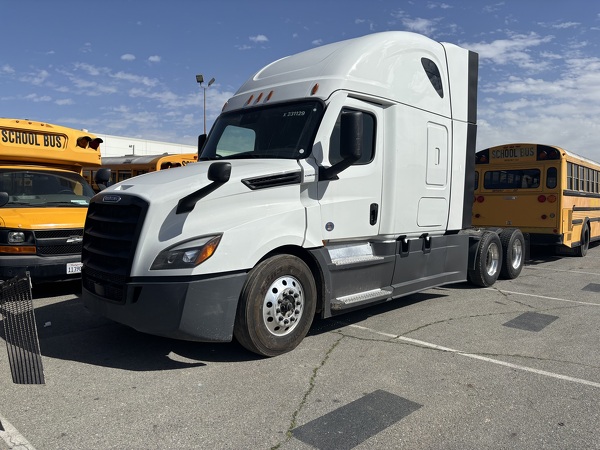 FREIGHTLINER CASCADIA 126SLP 2023