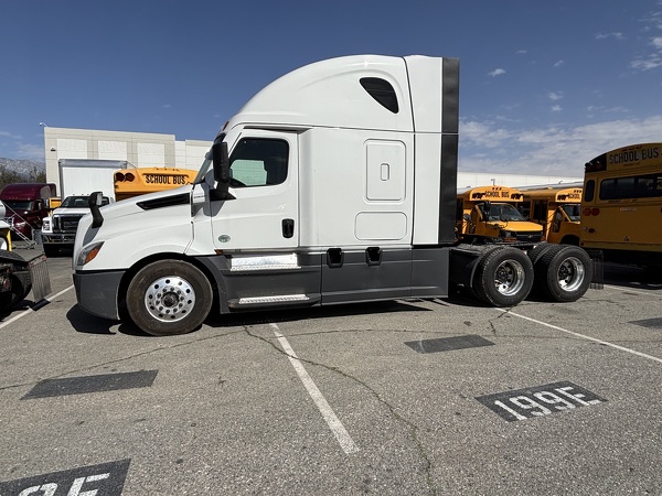 FREIGHTLINER CASCADIA 126SLP 2023