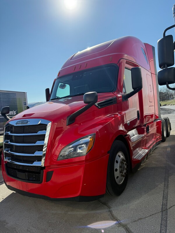 FREIGHTLINER CASCADIA 126SLP 2021