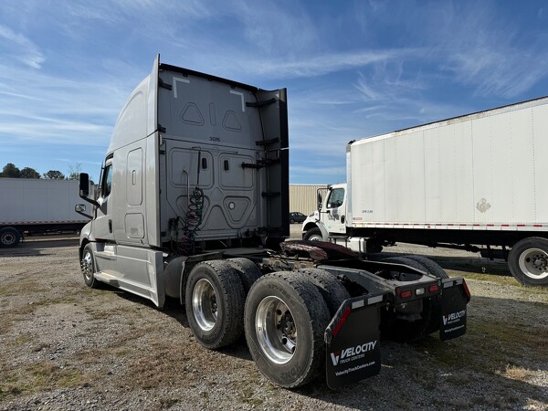 FREIGHTLINER CASCADIA 126SLP 2020