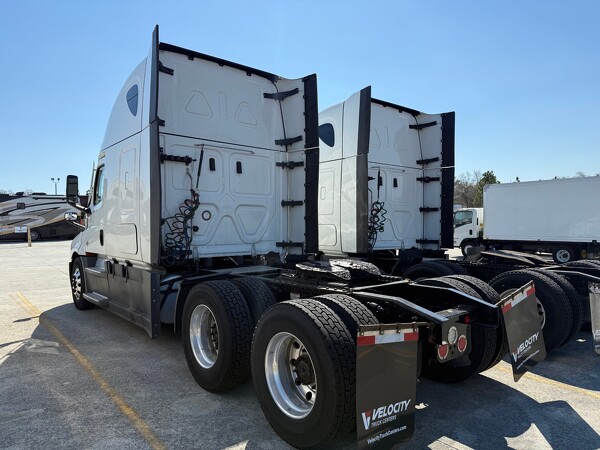 FREIGHTLINER CASCADIA 126SLP 2023