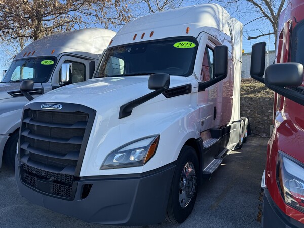 FREIGHTLINER CASCADIA 126SLP 2023
