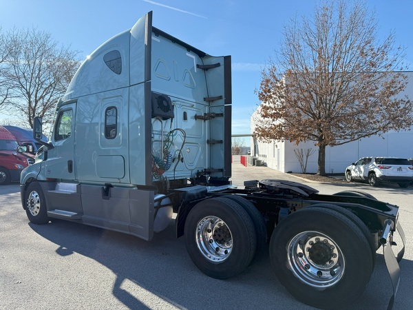 FREIGHTLINER CASCADIA 126SLP 2021