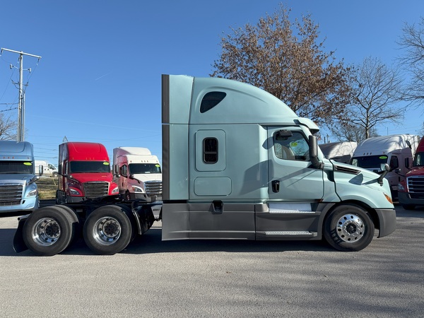 FREIGHTLINER CASCADIA 126SLP 2021