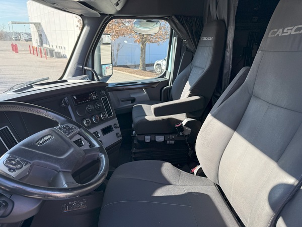 FREIGHTLINER CASCADIA 126SLP 2021
