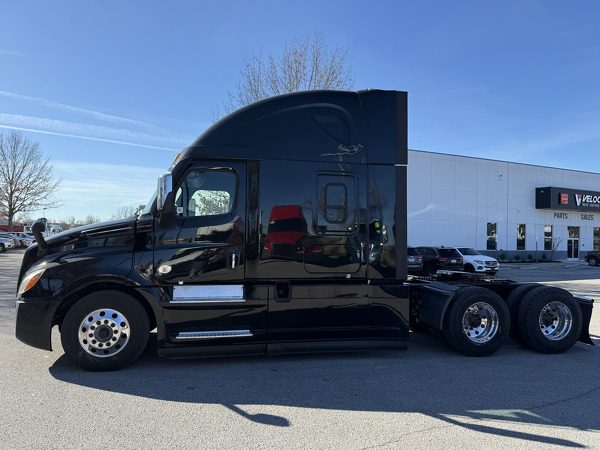 FREIGHTLINER CASCADIA 126SLP 2021