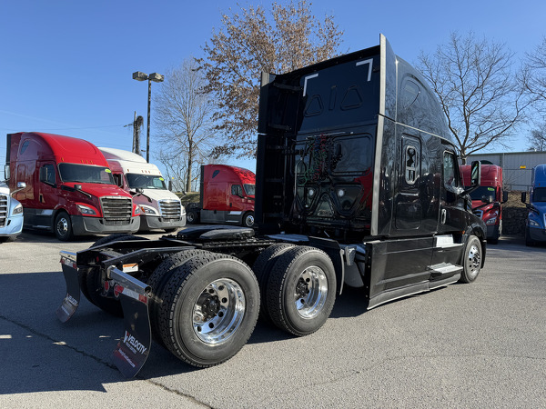 FREIGHTLINER CASCADIA 126SLP 2021