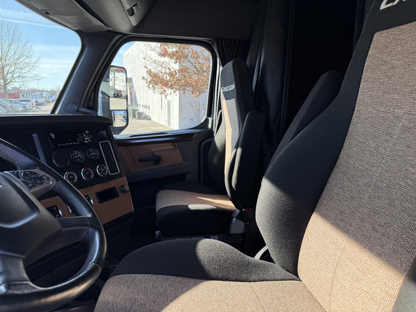 FREIGHTLINER CASCADIA 126SLP 2021