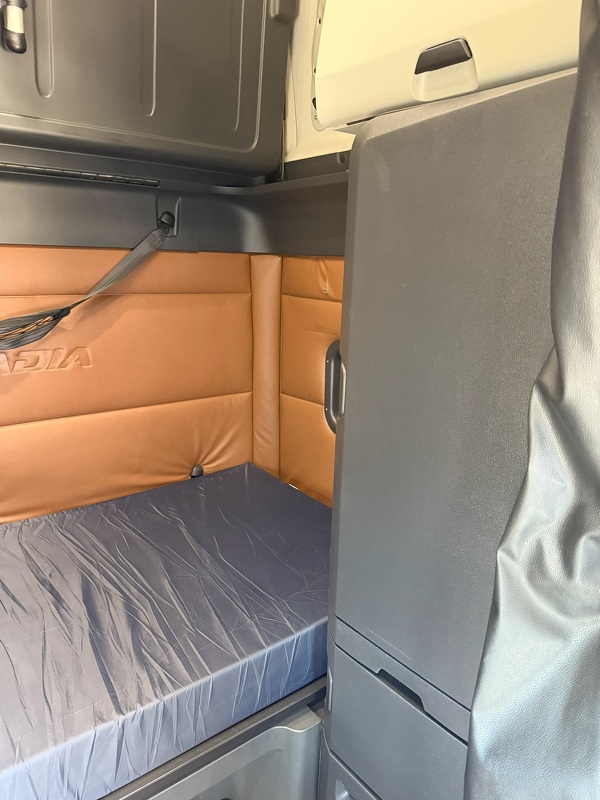 FREIGHTLINER CASCADIA 126SLP 2021
