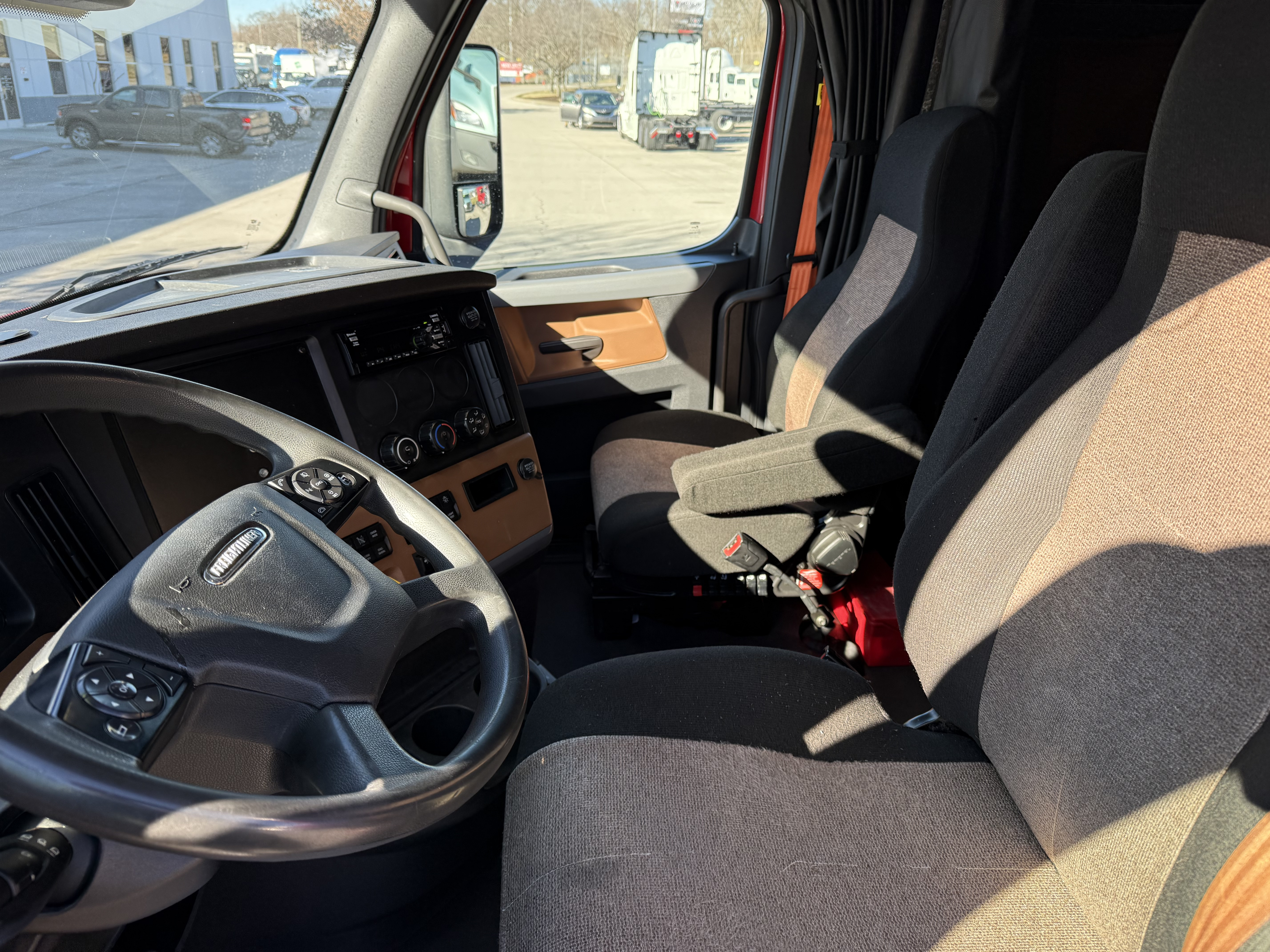 2021 FREIGHTLINER CASCADIA 126SLP - image 17