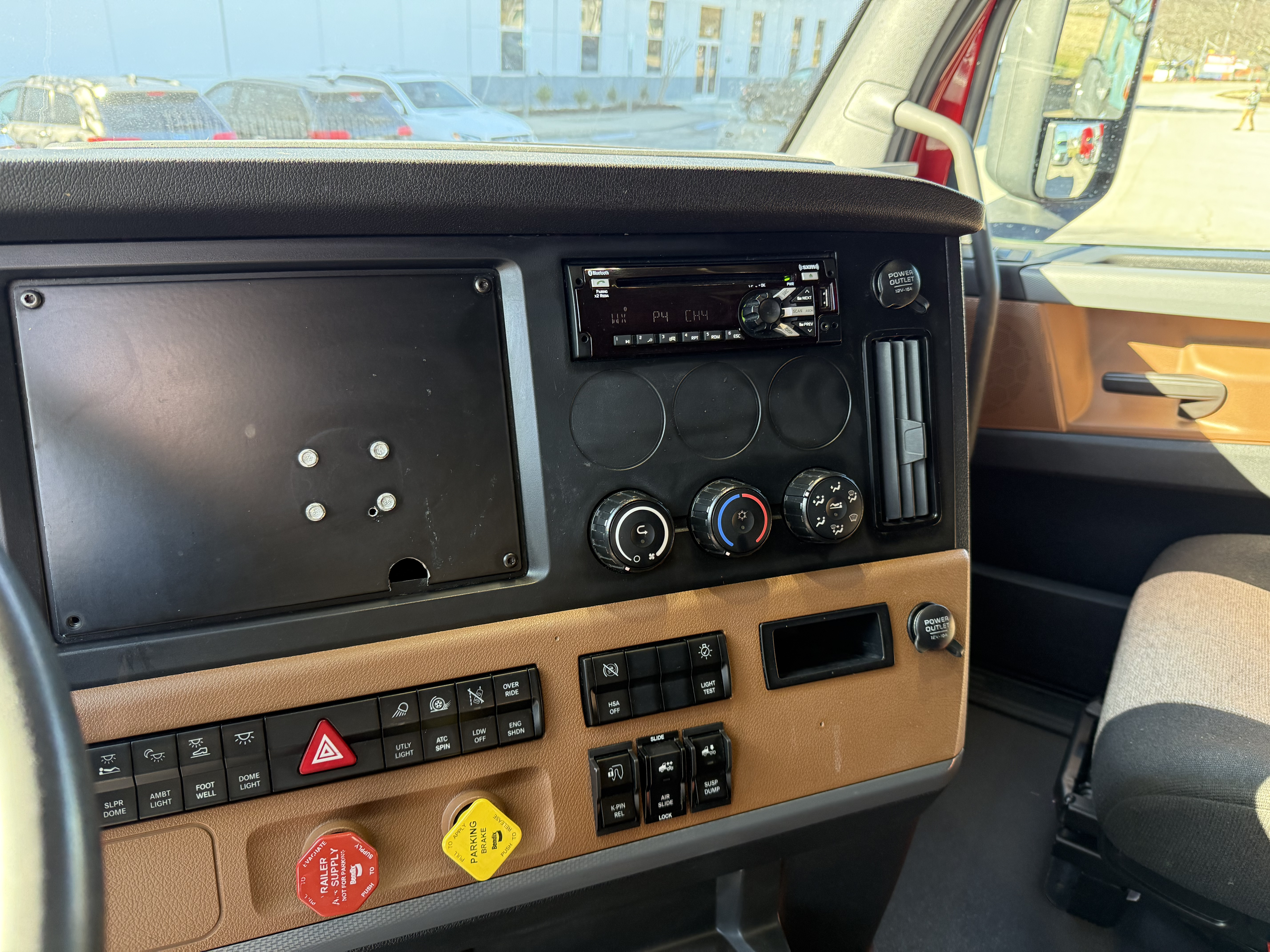 2021 FREIGHTLINER CASCADIA 126SLP - image 18