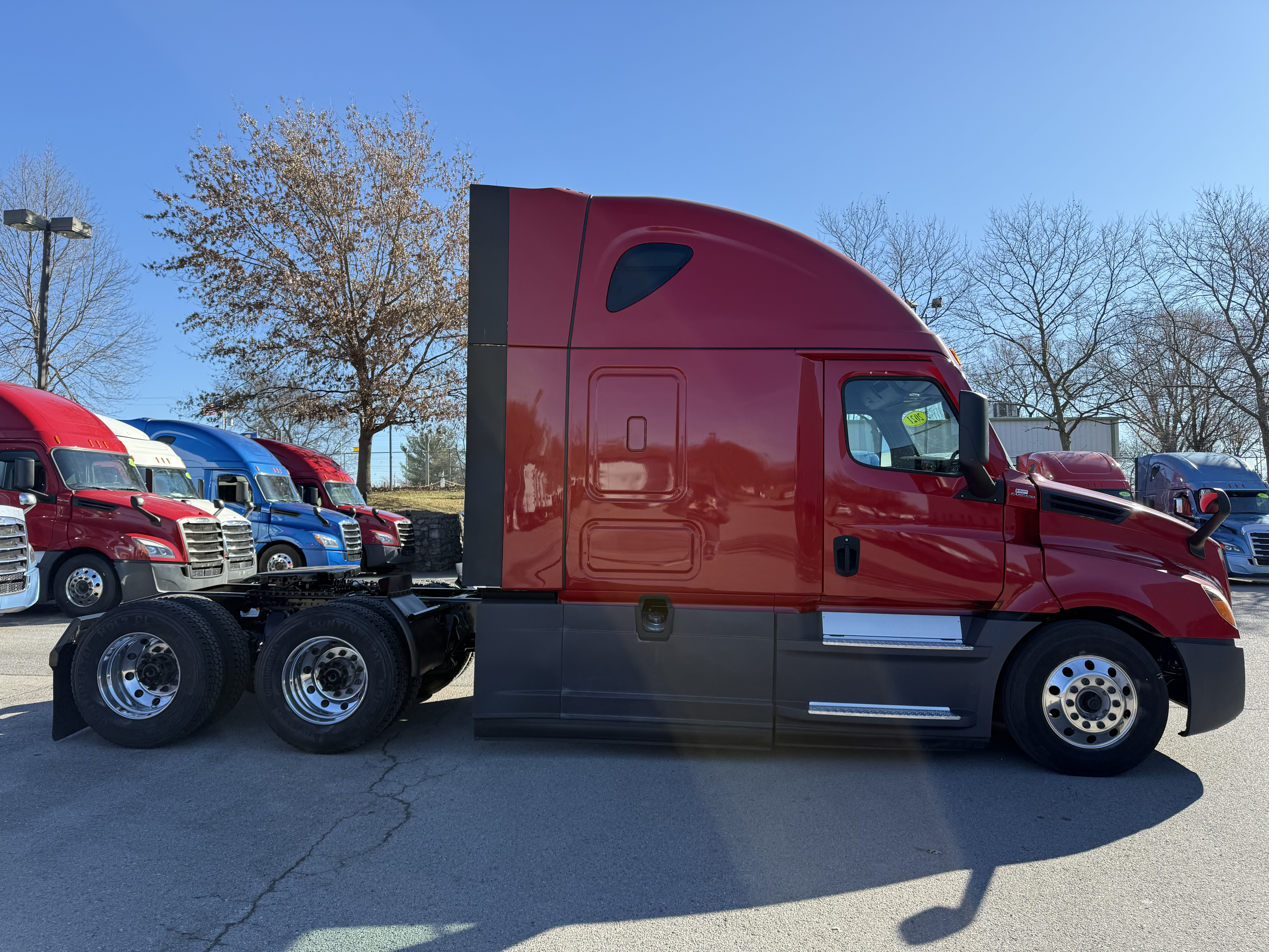 2021 FREIGHTLINER CASCADIA 126SLP - image 6
