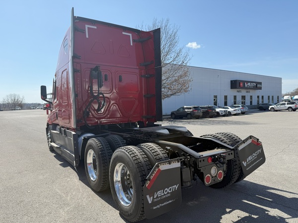 FREIGHTLINER CASCADIA 126SLP 2021