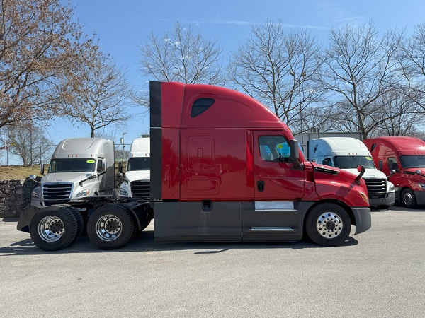 FREIGHTLINER CASCADIA 126SLP 2021