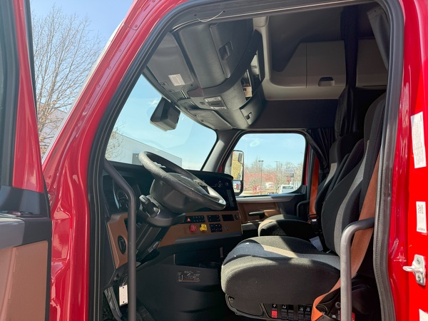 FREIGHTLINER CASCADIA 126SLP 2021