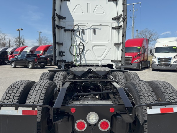 FREIGHTLINER CASCADIA 126SLP 2023