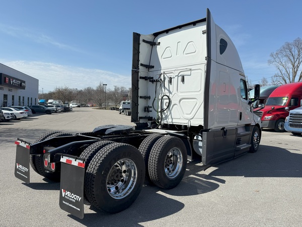 FREIGHTLINER CASCADIA 126SLP 2023