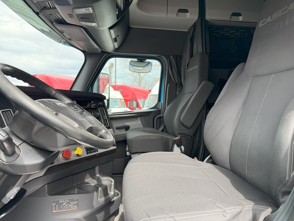 FREIGHTLINER CASCADIA 126SLP 2021