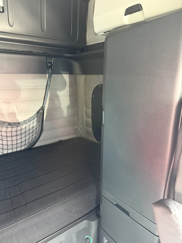 FREIGHTLINER CASCADIA 126SLP 2021