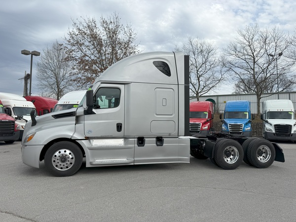 FREIGHTLINER CASCADIA 126SLP 2021