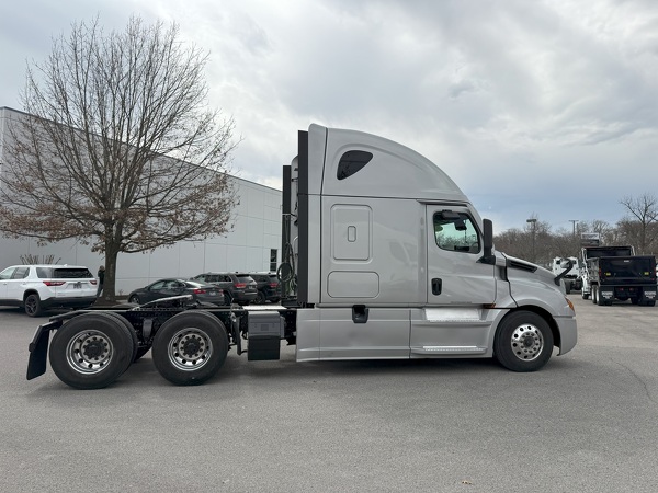 FREIGHTLINER CASCADIA 126SLP 2021