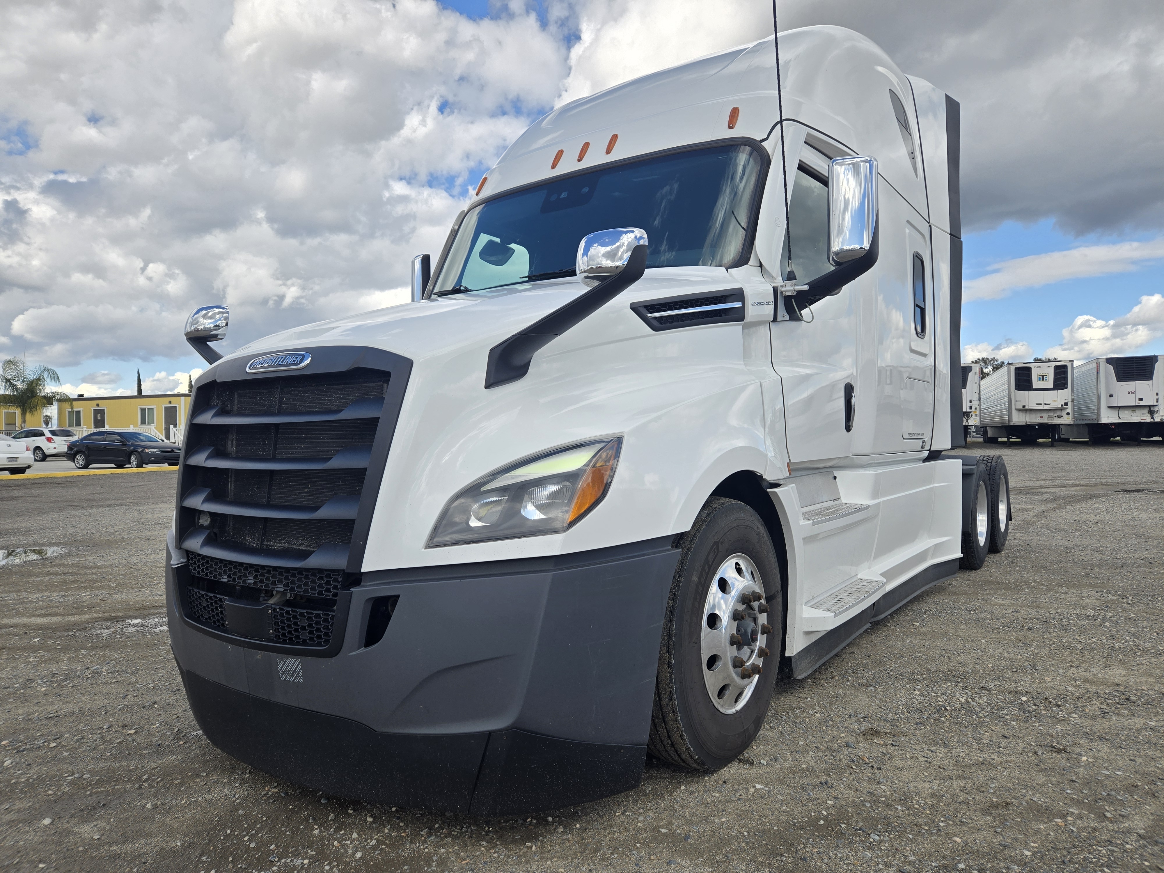 2023 FREIGHTLINER CASCADIA 126SLP - image 1