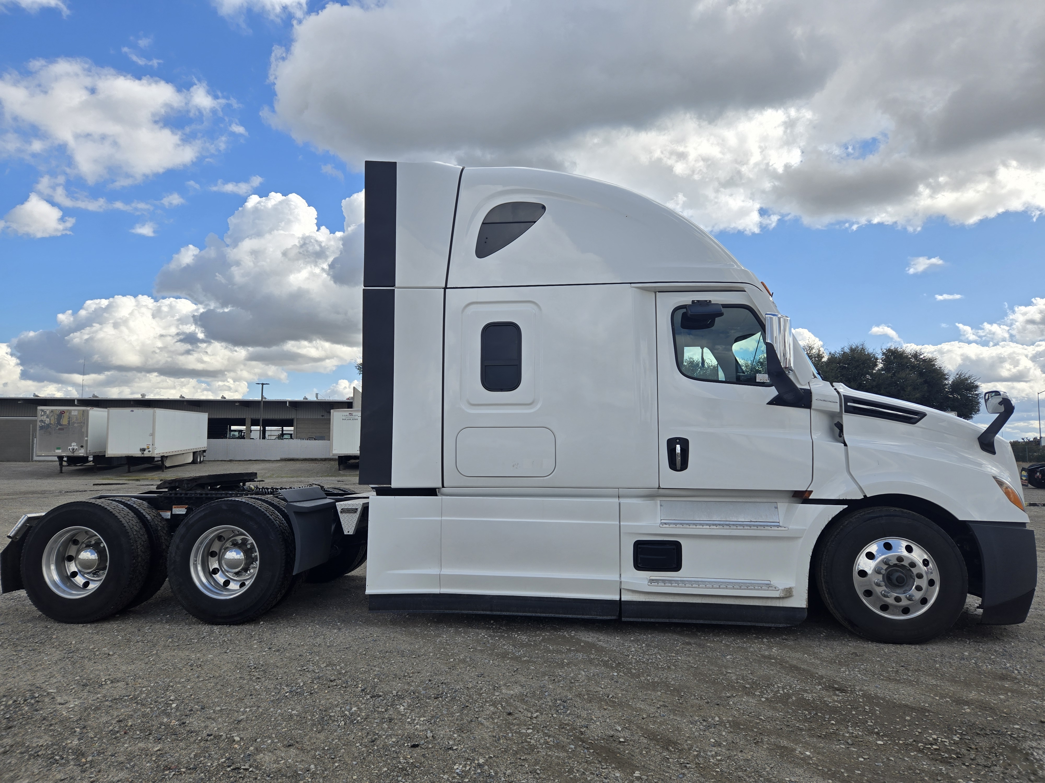 2023 FREIGHTLINER CASCADIA 126SLP - image 7