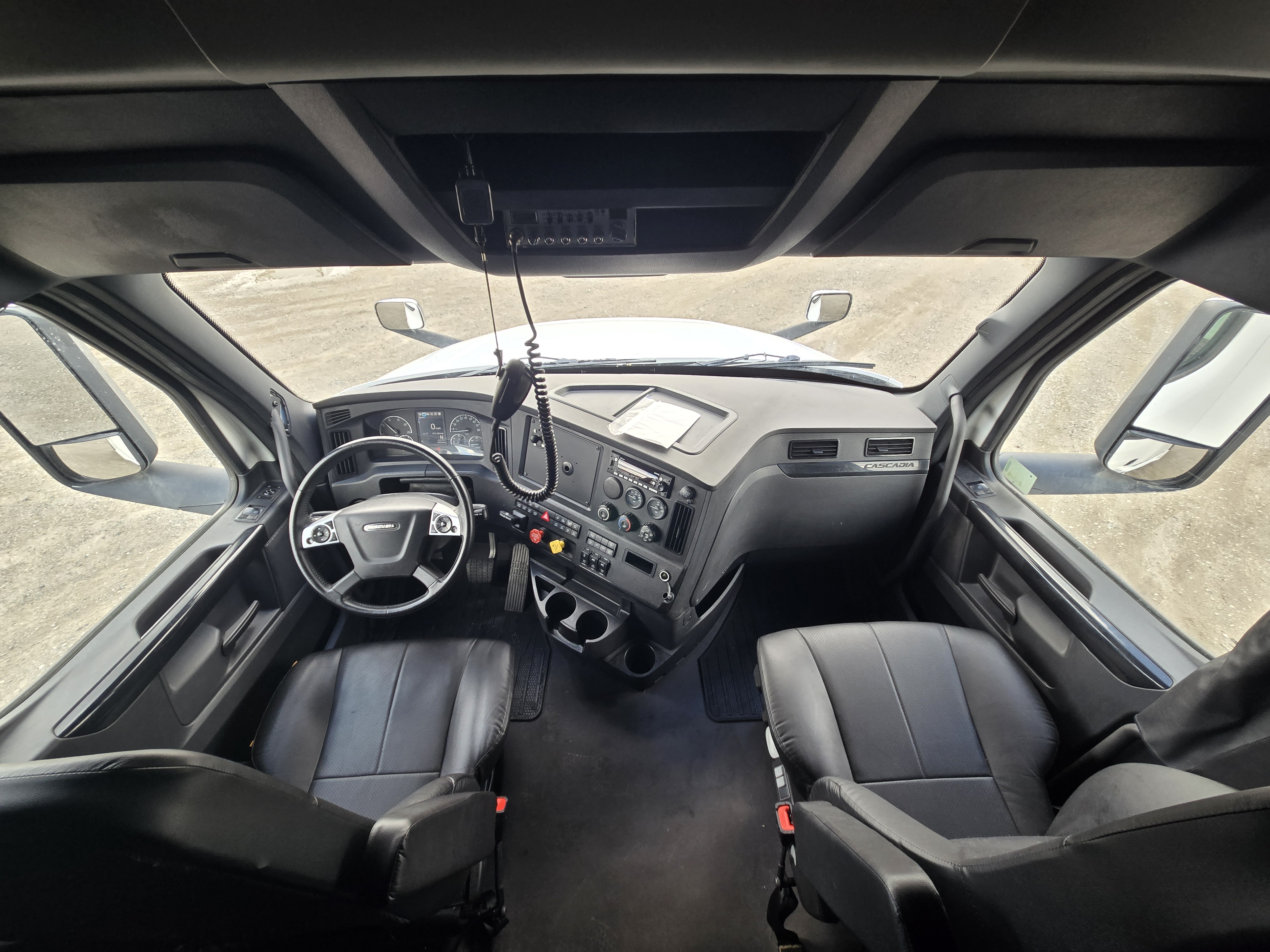 2023 FREIGHTLINER CASCADIA 126SLP - image 17