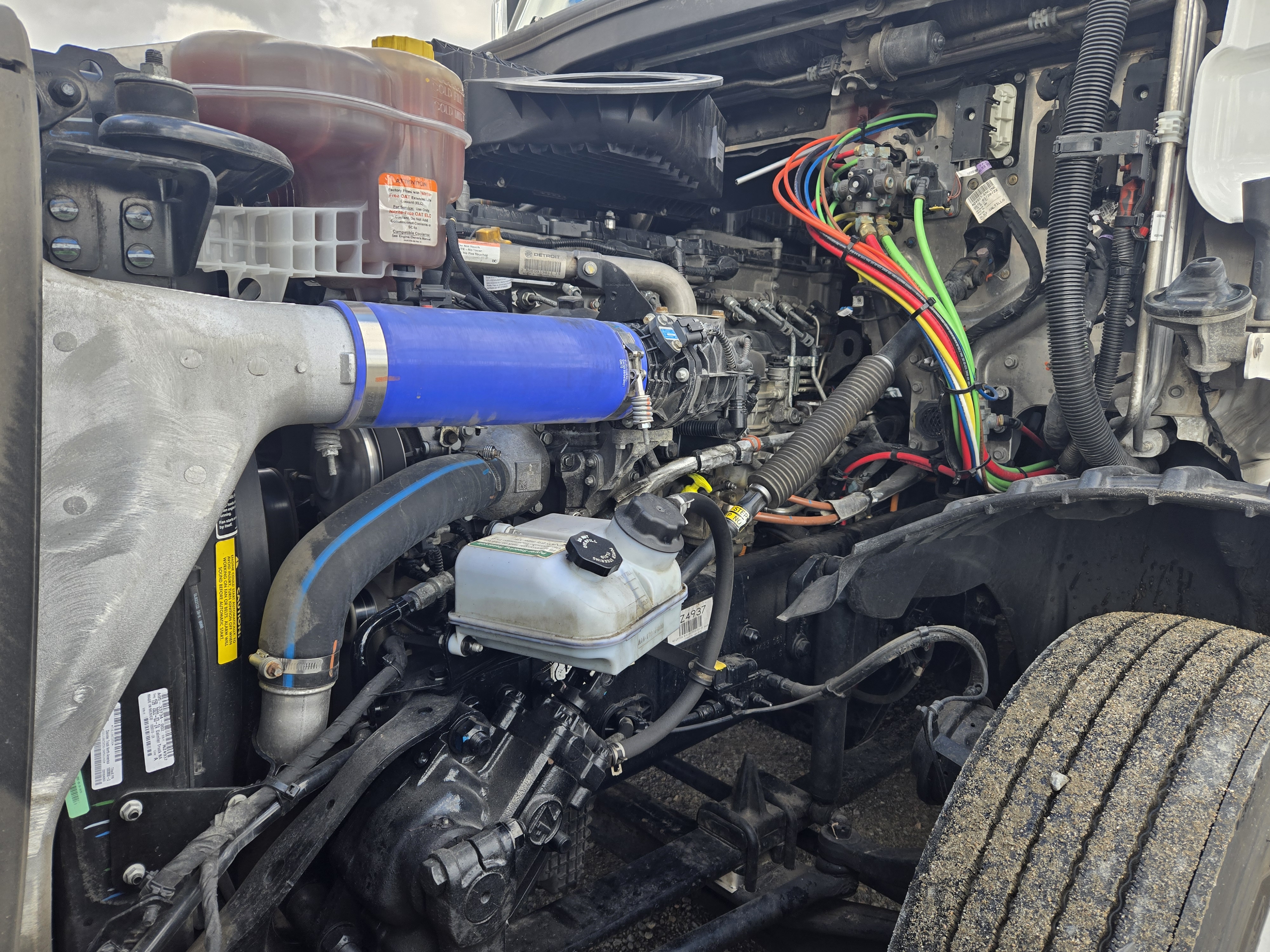 2023 FREIGHTLINER CASCADIA 126SLP - image 10