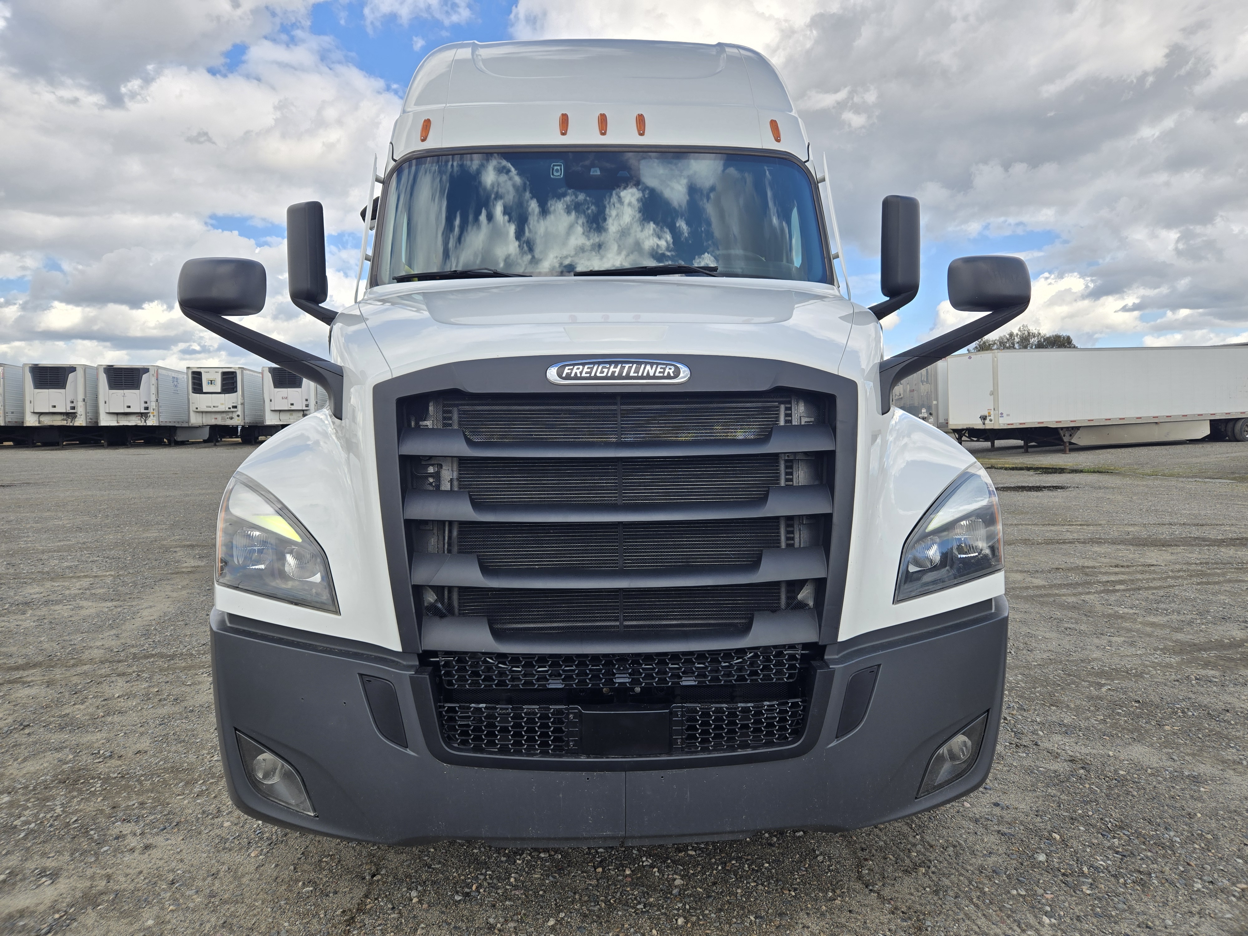 2021 FREIGHTLINER CASCADIA 126SLP - image 2