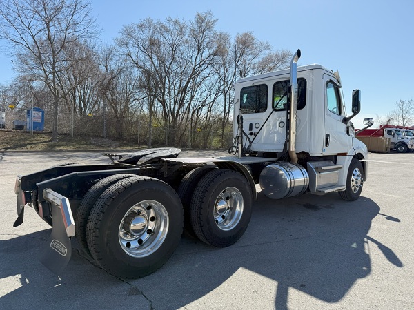 FREIGHTLINER CASCADIA 126DC 2022