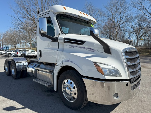 FREIGHTLINER CASCADIA 126DC 2022