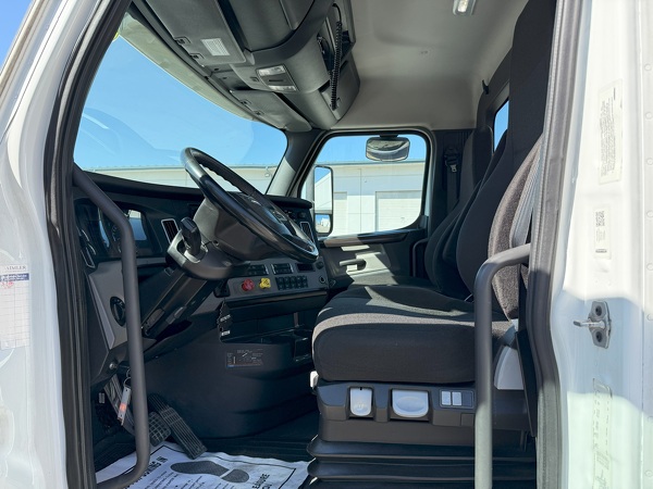 FREIGHTLINER CASCADIA 126DC 2022