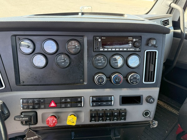 FREIGHTLINER CASCADIA 126DC 2022